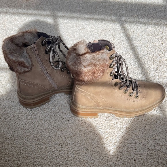 Steve Madden Tan Fur-Lined Women's Boots - Picture 4 of 6